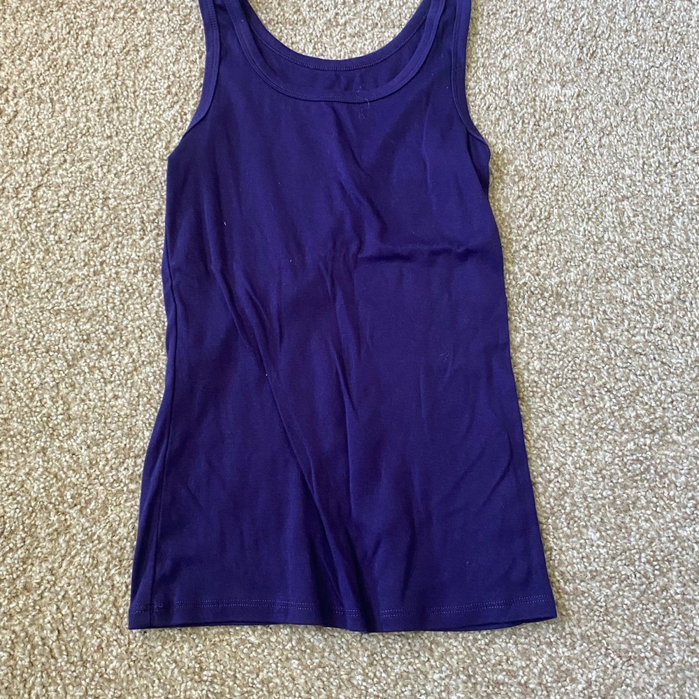 DONATING 10/4 - A new day scoop neck Tank Top